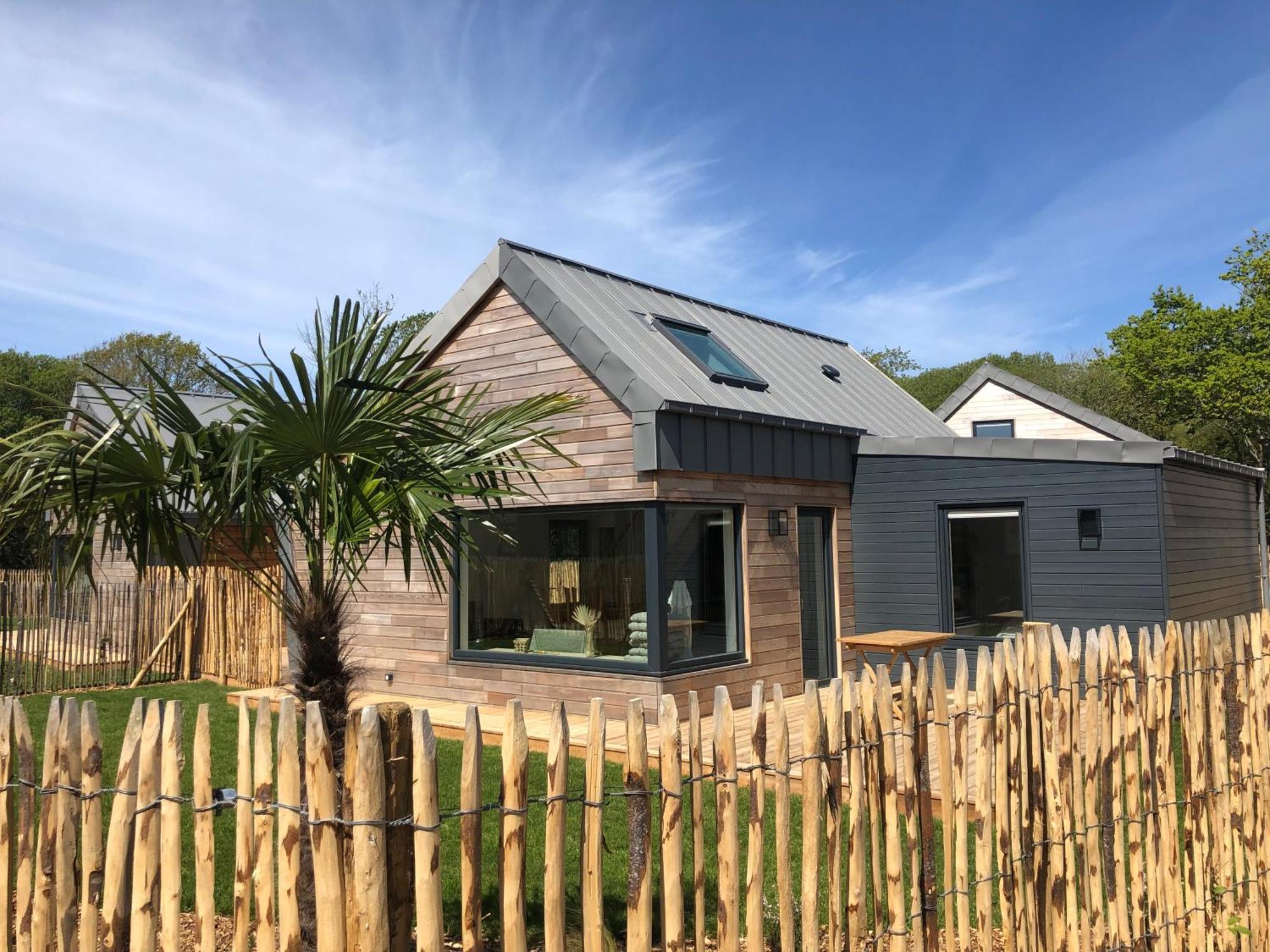 La Cabine Du Bout Du Monde Avec Mezzanine - Ile De Sein - Votre Maison De Vacances De Haut Standing - Pl03 卡松 外观 照片
